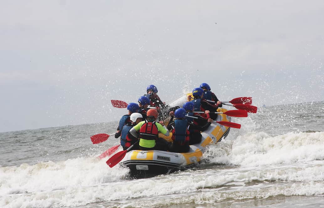BBQ setting op het strand bij Westbeach met strandtenten
